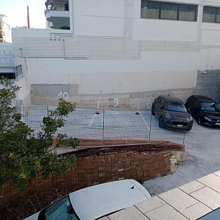 B&B Palazzo Manfredi Vieste, Fronte Mare Con Parcheggio Exterior foto